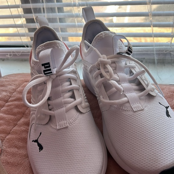 Puma - Picture 2 of 3